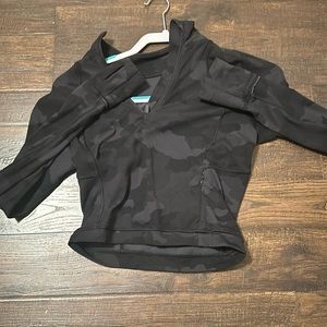 Lululemon cropped quarter zip- will negotiate price